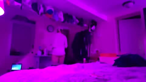 Madie Ray online show from 18, 9, 2025