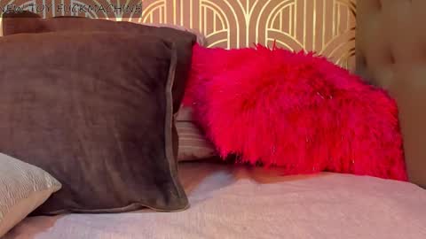   online show from 25, 12, 2024