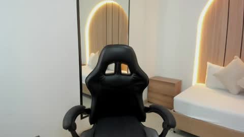 M A D I S O N online show from 15, 4, 2026