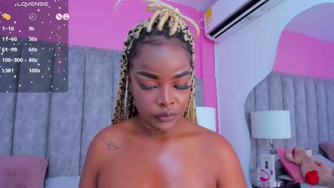 Snapshot of madissonlopez chatting on 1, 1, 2025 Madisson Lopez online show from 1, 1, 2025