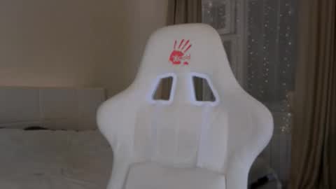 Madi Soon online show from 28, 10, 2025