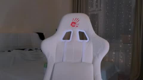 Madi Soon online show from 31, 10, 2025