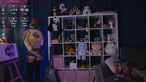 Snapshot of madnessalise chatting on 4, 2, 2025 Alice online show from 4, 2, 2025