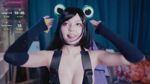 Snapshot of madnessalise chatting on 24, 9, 2025 Alice online show from 24, 9, 2025