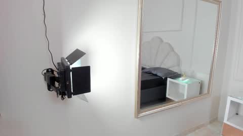 madyscarlett online show from 10, 10, 2025