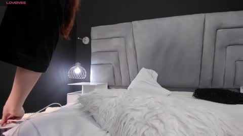 MAEE ANGELS online show from 28, 1, 2025