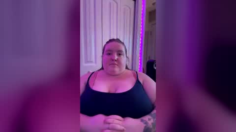 Snapshot of maeluxe chatting on 9, 7, 2026 maeluxe online show from 9, 7, 2026