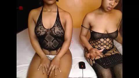 Snapshot of maepot chatting on 24, 9, 2025 PENDO AND VIV online show from 24, 9, 2025