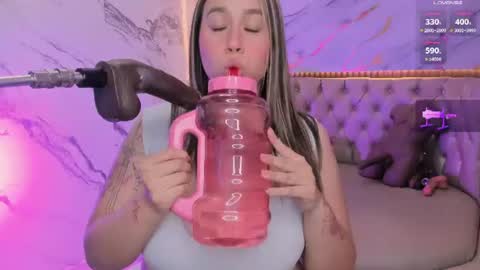 Snapshot of maeve_bigboobs chatting on 11, 7, 2026 Mae online show from 11, 7, 2026