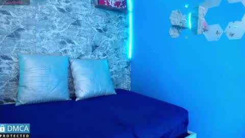 maevekuro online show from 4, 3, 2025