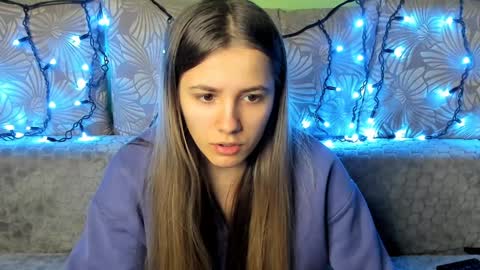 Snapshot of maggiecake chatting on 13, 12, 2024 Maggie online show from 13, 12, 2024