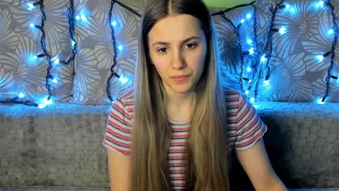 Snapshot of maggiecake chatting on 25, 12, 2024 Maggie online show from 25, 12, 2024