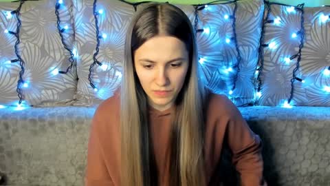 Snapshot of maggiecake chatting on 3, 1, 2025 Maggie online show from 3, 1, 2025