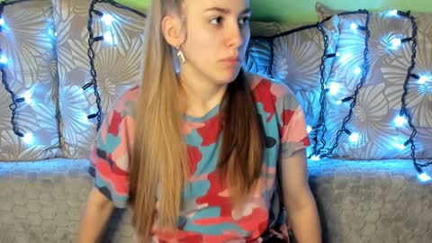 Snapshot of maggiecake chatting on 1, 2, 2025 Maggie online show from 1, 2, 2025