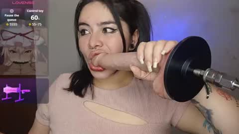 Snapshot of magic_alicee_ chatting on 22, 7, 2026 Alice online show from 22, 7, 2026