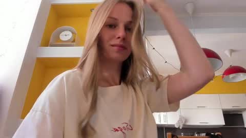 Snapshot of magic_couple13 chatting on 7, 6, 2026 Alice online show from 7, 6, 2026