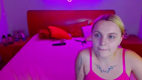 Lili and Bella online show from 23, 12, 2024