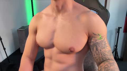 Snapshot of magnus_savage chatting on 20, 7, 2026 If you want me to use the Lovense please let me know -- online show from 20, 7, 2026