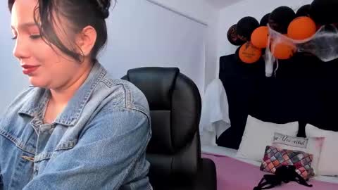 Snapshot of mahra_zoe chatting on 22, 10, 2025 Mahra Zoe online show from 22, 10, 2025