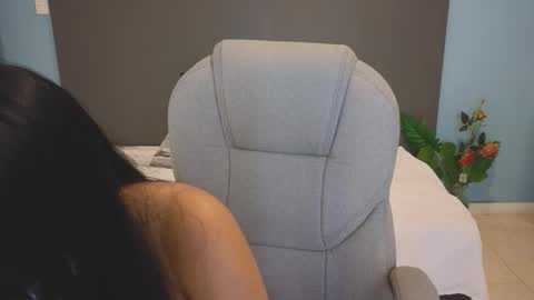 Snapshot of maiaa_ruiz chatting on 6, 11, 2025 Maiaa Ruiz online show from 6, 11, 2025