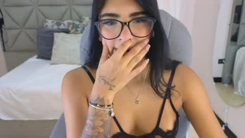 Maiaa Ruiz  online show from 21, 4, 2026