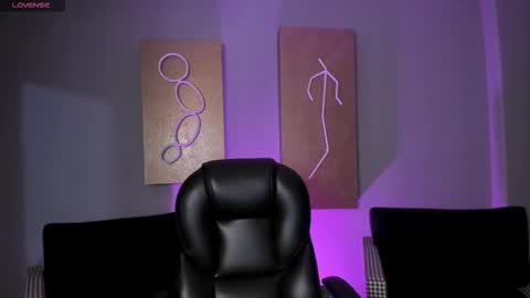  Maia  online show from 30, 10, 2025