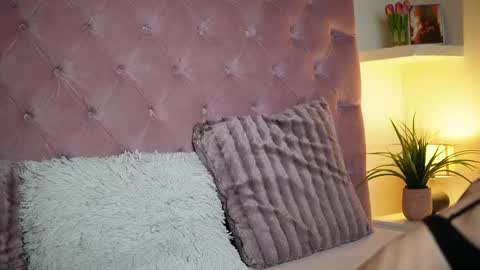  Maia  online show from 25, 10, 2025