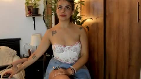 Snapshot of mailynfoxx chatting on 21, 6, 2026 Mailyn Foxx online show from 21, 6, 2026