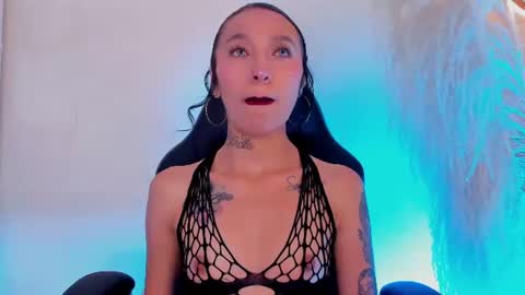 Mailyn  online show from 15, 6, 2026