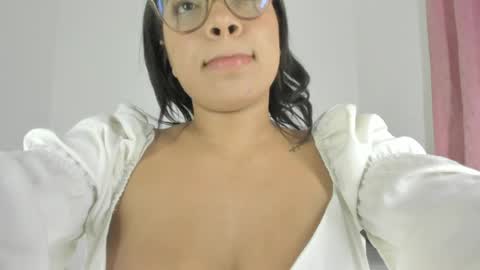 Snapshot of maison_sofiaa chatting on 3, 4, 2026 online show from 3, 4, 2026