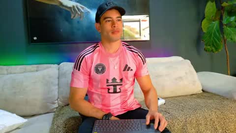 Snapshot of maisonbastian chatting on 6, 6, 2026 Bastian Arslan online show from 6, 6, 2026