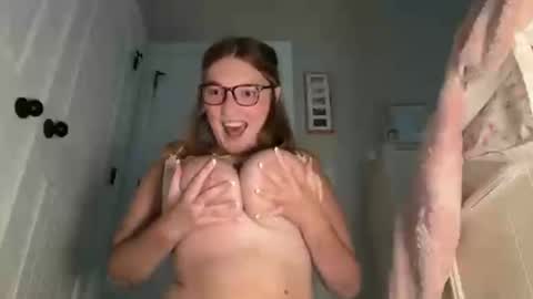 Snapshot of maisystellaxx chatting on 28, 7, 2026 maisystellaxx online show from 28, 7, 2026