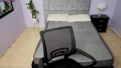 MAITE STONE1 online show from 18, 12, 2025