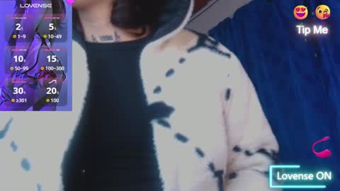 Snapshot of maite_swings chatting on 7, 10, 2025 Maite Swings online show from 7, 10, 2025