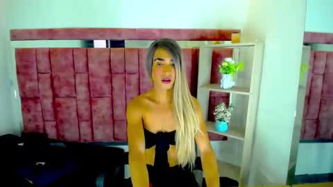 maitecandyxx online show from 10, 6, 2026