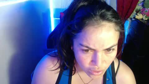 Snapshot of maitte_22 chatting on 11, 1, 2025 Hello friends Im on another account online show from 11, 1, 2025