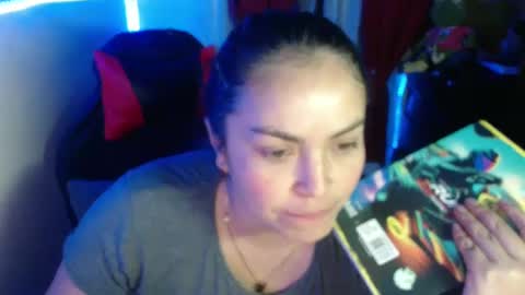 Snapshot of maitte_22 chatting on 22, 1, 2025 Hello friends Im on another account online show from 22, 1, 2025