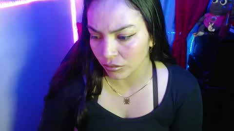 Snapshot of maitte_22 chatting on 1, 2, 2025 Hello friends Im on another account online show from 1, 2, 2025