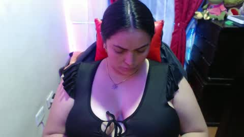Snapshot of maitte_22 chatting on 7, 2, 2025 Hello friends Im on another account online show from 7, 2, 2025