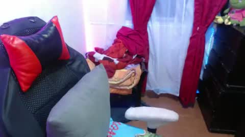 Snapshot of maitte_22 chatting on 8, 2, 2025 Hello friends Im on another account online show from 8, 2, 2025