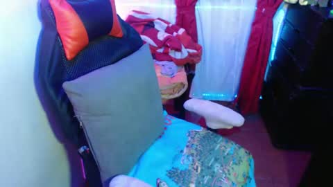 Snapshot of maitte_22 chatting on 9, 2, 2025 Hello friends Im on another account online show from 9, 2, 2025