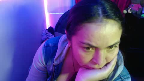 Snapshot of maitte_22 chatting on 13, 2, 2025 Hello friends Im on another account online show from 13, 2, 2025