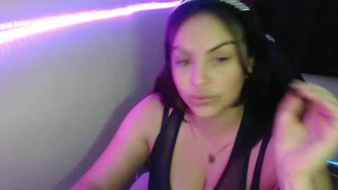 Snapshot of maitte_22 chatting on 3, 3, 2025 Hello friends Im on another account online show from 3, 3, 2025