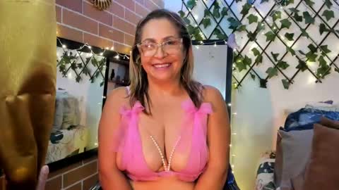 Snapshot of maja_hills chatting on 4, 3, 2025 maja_hills online show from 4, 3, 2025