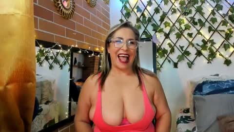 Snapshot of maja_hills chatting on 5, 3, 2025 maja_hills online show from 5, 3, 2025