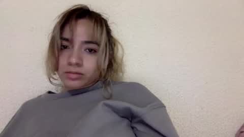 majo_gomezz online show from 16, 4, 2026