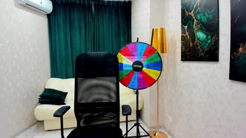 Chloe online show from 4, 2, 2025