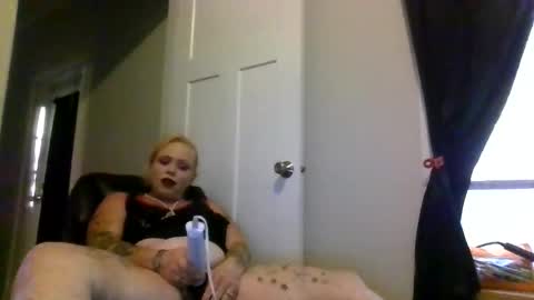 Snapshot of make_me_cum_69x chatting on 17, 5, 2026 make_me_cum_69x online show from 17, 5, 2026