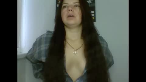 make_mesmile online show from 16, 12, 2025