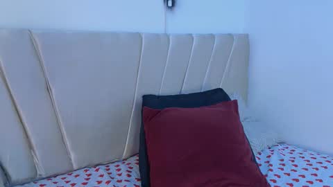 Snapshot of makii__ chatting on 5, 12, 2025 Maki online show from 5, 12, 2025